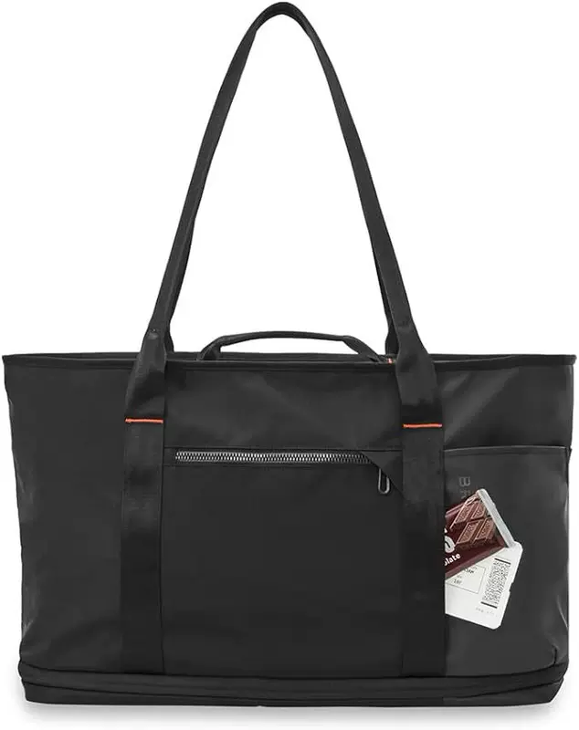 Capacious trend bag for leisure, 2023 collection