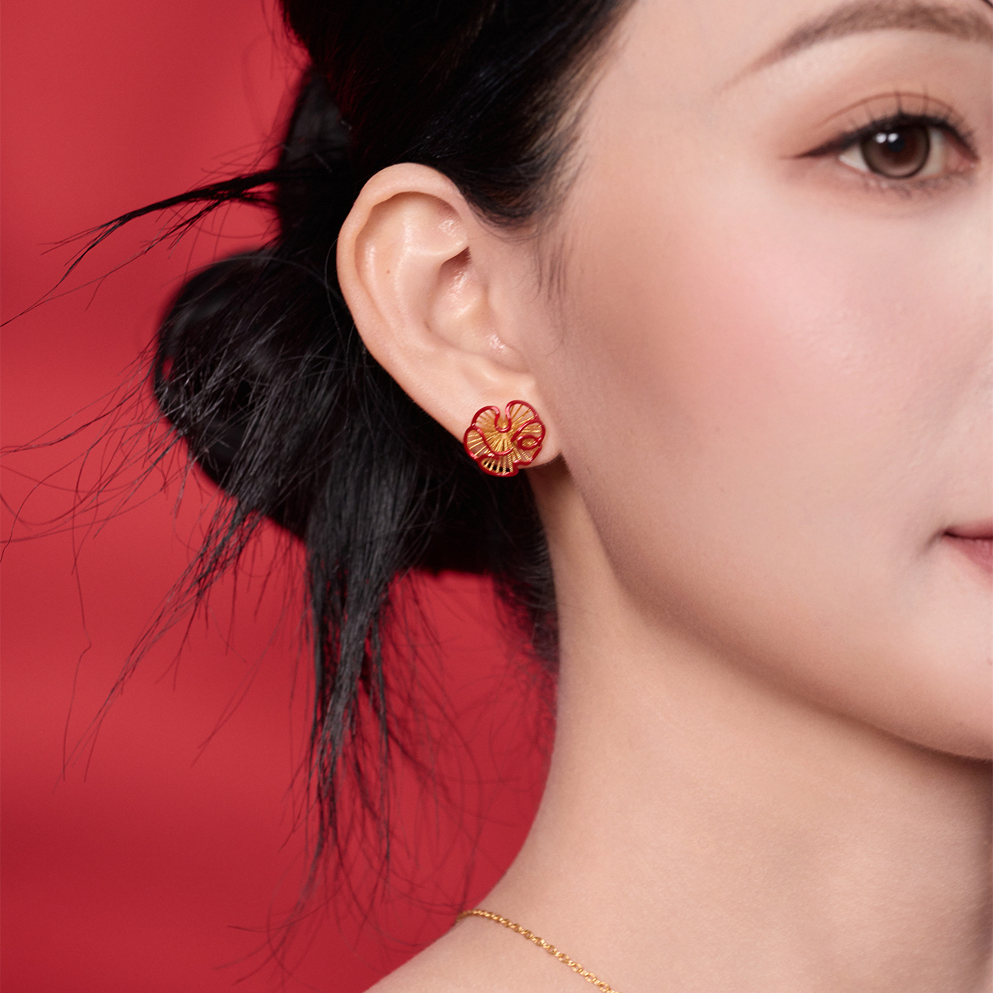 Xuping serie de goteo de flores rojas crimpadas nuevas imitaciones de estilo chino oro lujoso ligero nicho auriculares al por mayor
