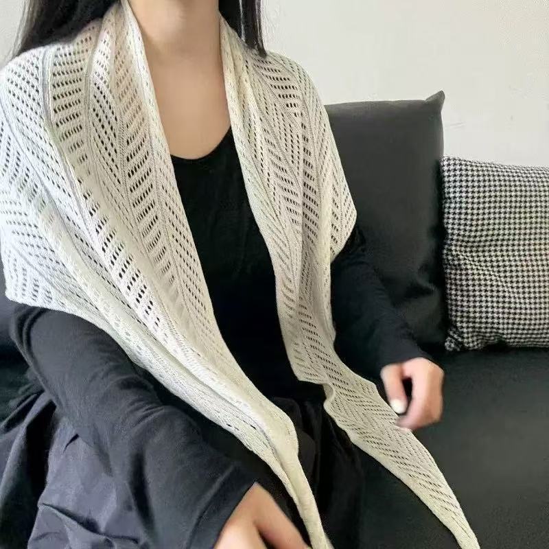 度假防晒冰丝针织披肩罩衫镂空轻奢三角巾女夏季薄款空调衫围巾|undefined
