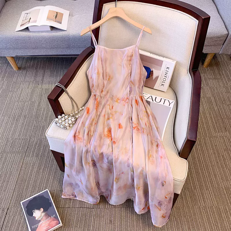 变形策 大码女装茶歇法式碎花吊带裙港风复古2024夏胖mm沙滩裙子