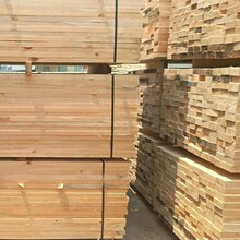 厂家批发松木木方四面光建筑工地用工程方木跳板板材按需开料