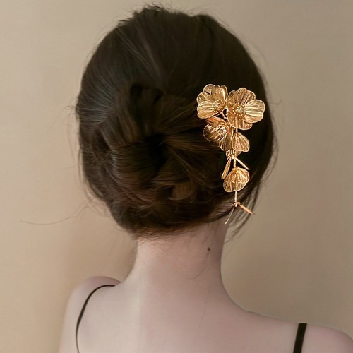 Delicate and Exquisite Chinese-Style Metal Flowers and Tassels Hairpin, Light Luxury and Niche, Ethereal and Elegant Floral Hairpin