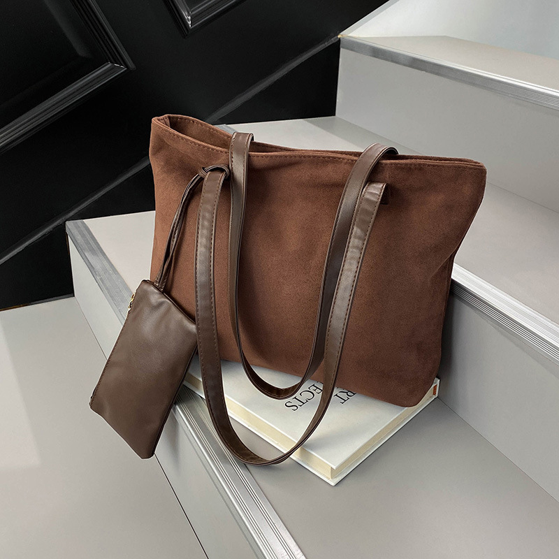 Cross-Border Women's Bag Tote Bag New 2025 Autumn and Winter Pu Soft Leather Velvet Fashion Shoulder Bag Large Capacity Satchel Mother-In-Law Bag