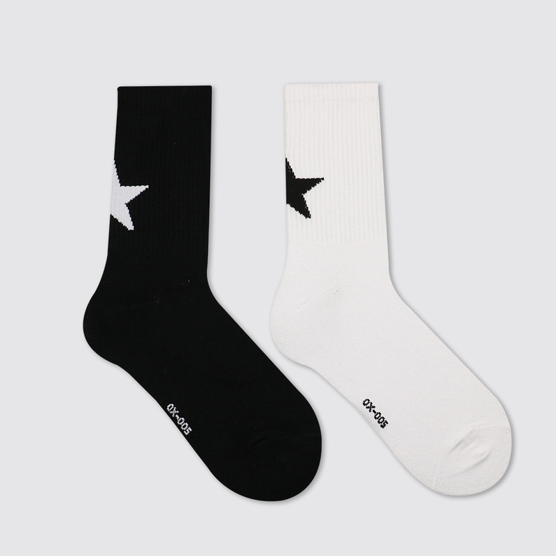 Trendy Brand Original Design Black and White Five-pointed Star Socks Simple Personality Street Sports Socks Cotton Men and Women Couple Trendy Brand Original Design Black and White Five-pointed Star Socks Simple Personality Street Sports Socks Cotton Men and Women Couple