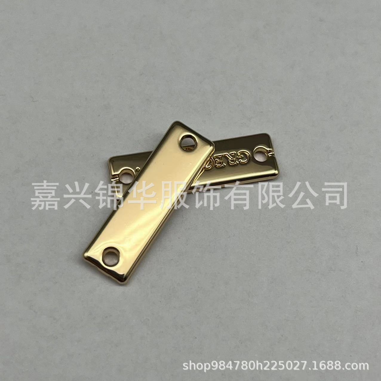 简约锌合金服装辅料长方形金属标牌 打孔logo五金小标牌 金属标