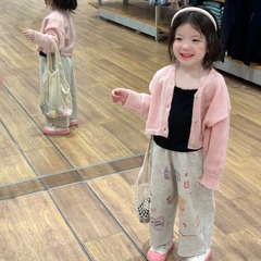 韓國童裝2024春季新款女童洋氣毛衣開衫花邊吊帶塗鴉闊腿褲套裝