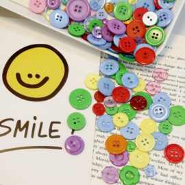 多巴胺彩色纽扣混装儿童DIY手工制作材料玩具创意粘贴画服装配件