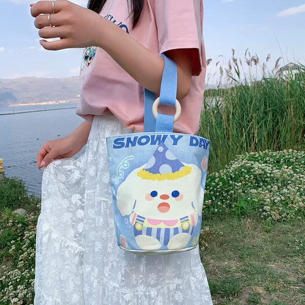 Manufacturer Wholesale Fashion Artistic Handbag Canvas Bag Large Capacity Bucket Bag Women's 2026 New Commuter Lunch Bag