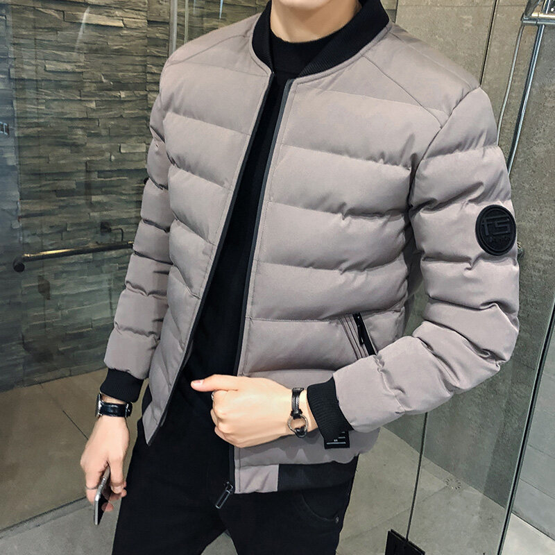 Chaqueta de invierno de algodón para hombre, nueva chaqueta casual corta de moda, chaqueta cálida y gruesa con cuello de béisbol para hombre.