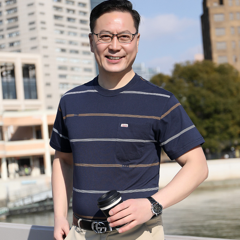 2024 nueva camiseta de manga corta para papá para hombres de 40 a 50 años de edad, de mediana edad y ancianos, seda de hielo, cuello redondo, rayas para hombres al por mayor