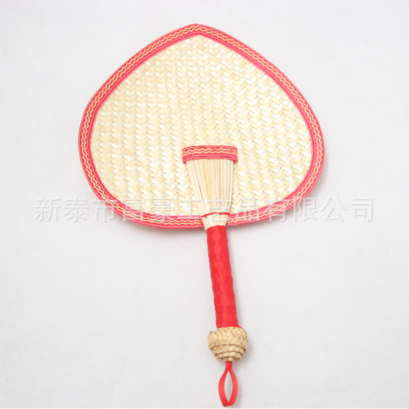 包边心形麦秆扇