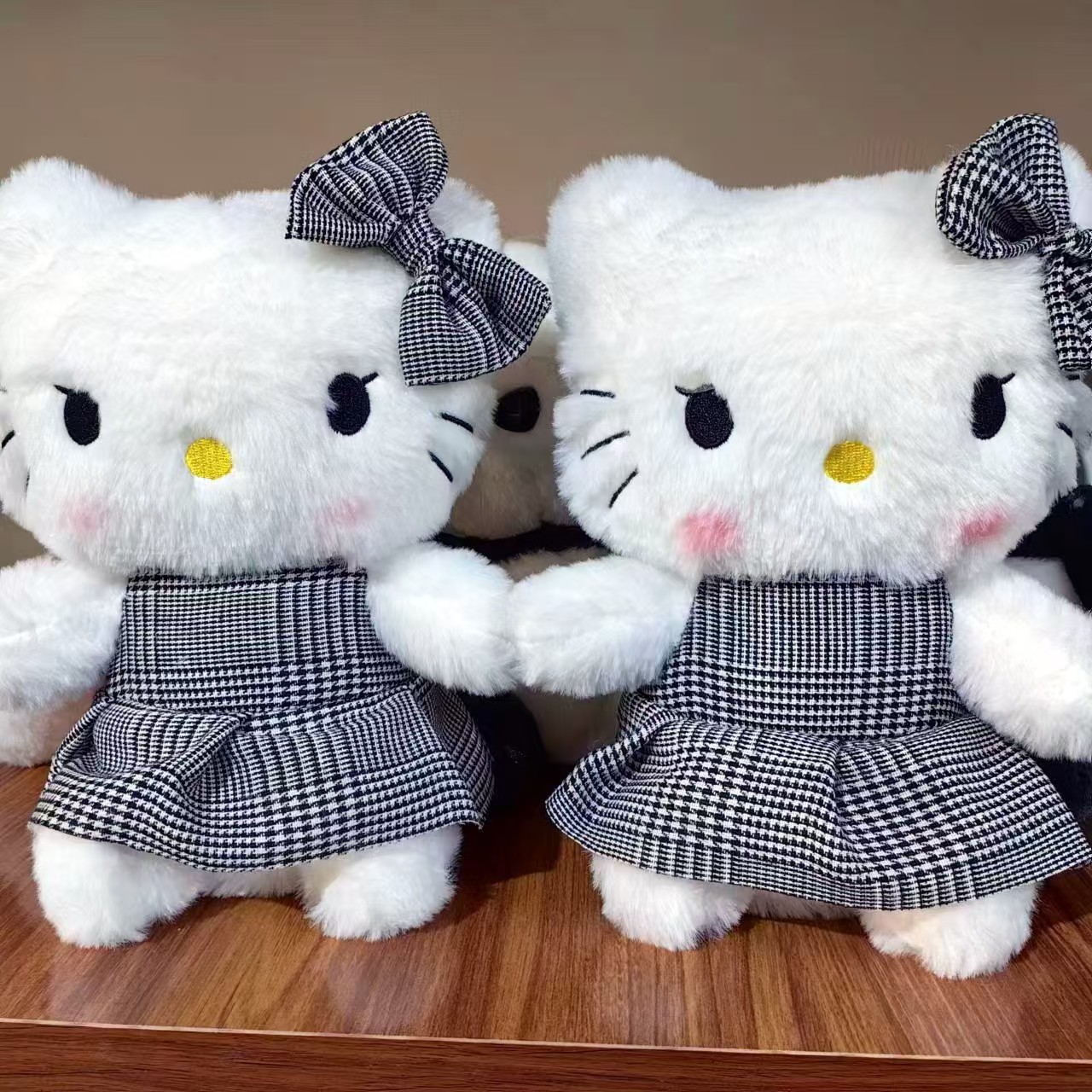 High-Quality 8inch Claw Machine Doll Plush Toy New Claw Machine European Mink Doll Event Gift