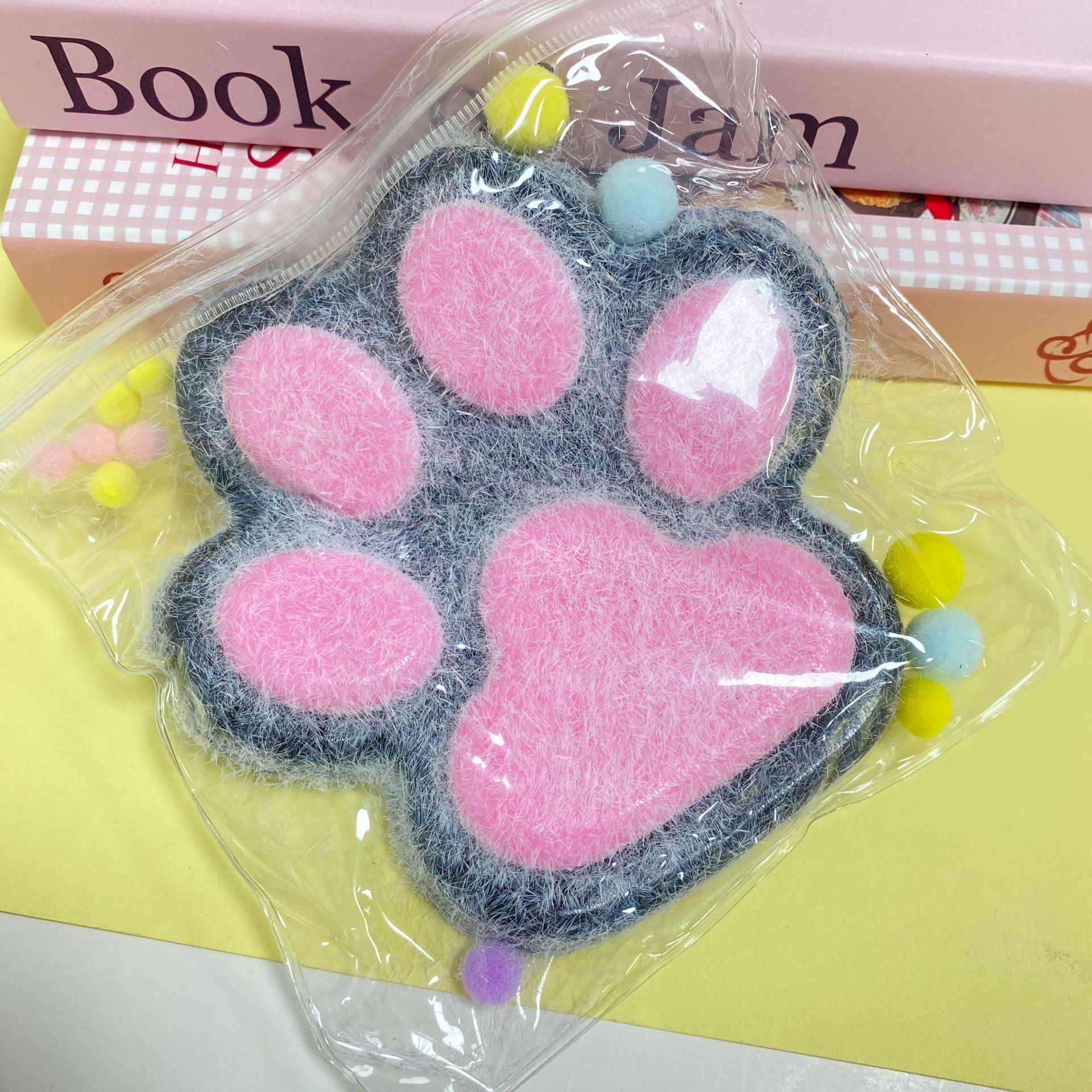 Pequeño libro rojo con garras de felino de peluche super grandes pellizcadas pellizcadas juguetes de descompresión de barro súper suave para jugar pellizcadas pellizcadas pellizcadas reducción de presión image 8