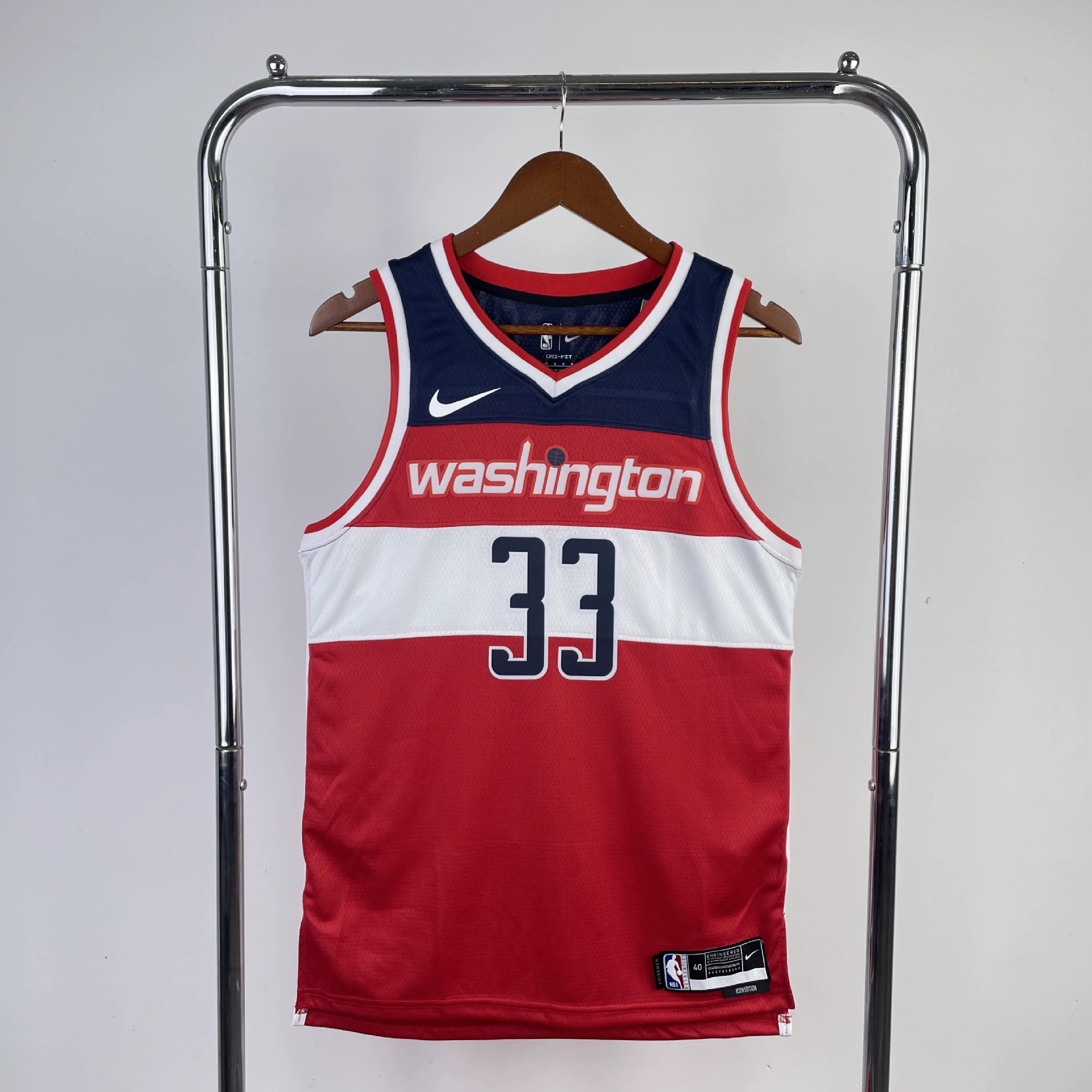 Двадцать четвертый сезон Wizards City Edition № 33 Кармa Kuzma № 13 Poole № 8 Avdija 4 Джерси Вестброк