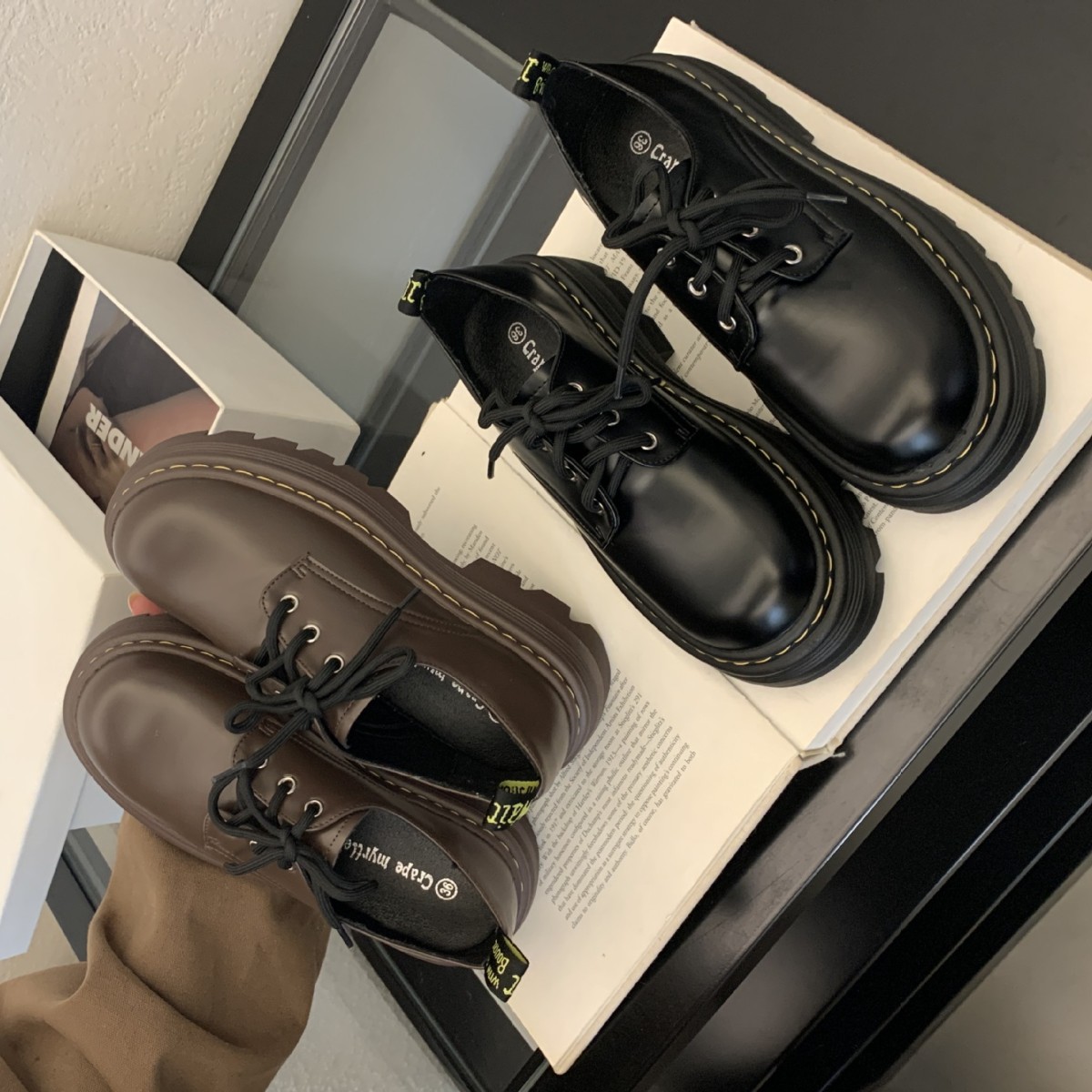 Grape Mom Otoño Nuevo estilo estilo británico con cordones para aumentar los zapatos Lofu de plataforma de tacón grueso Zapatos de cuero pequeños de punta redonda Otoño femenino