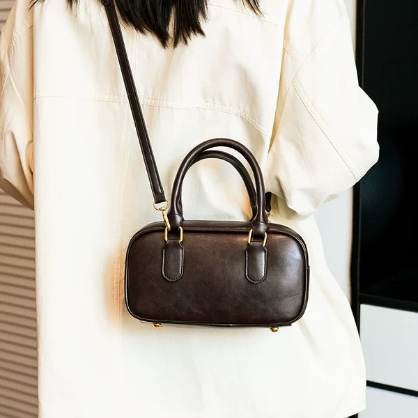 2026 Autumn New Trendy Retro Shoulder Bag Commuter Crossbody Bag High-Value Maillard Handbag for Women