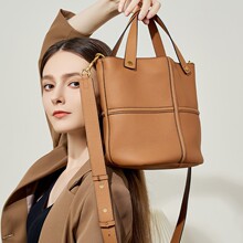 24早秋斜挎质感百搭新款头层牛皮通勤大容量水桶包优雅斜跨包