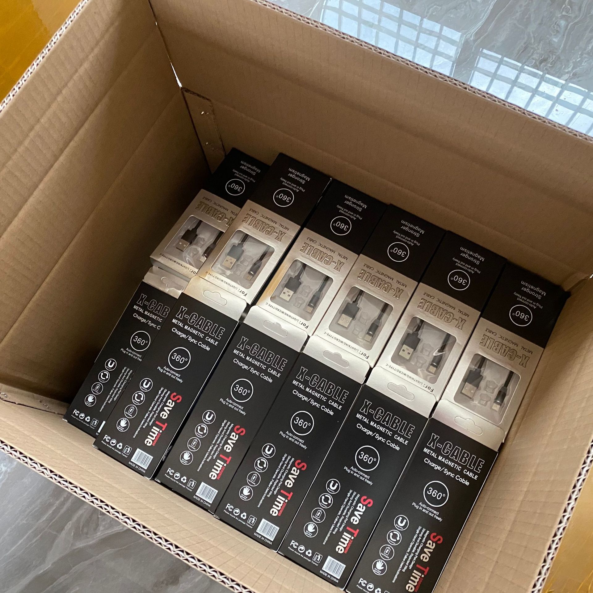 Cable DE DATOS trenzado de nylon principal magnético tres-en-uno del cable de datos para el cable de carga del teléfono móvil del typec de Apple Android