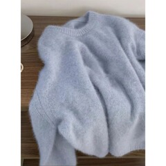 柔らかいモチモチのアライグマの丸首のセーターの女性の冬の厚い怠惰な風の乳のfufuの中でニットの上着を掛けます。