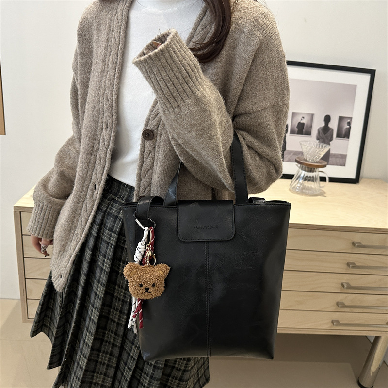 Alto sentido retro bolso de transporte de invierno 2024 nuevo versátil este año popular bolso de mano bolsa ocio