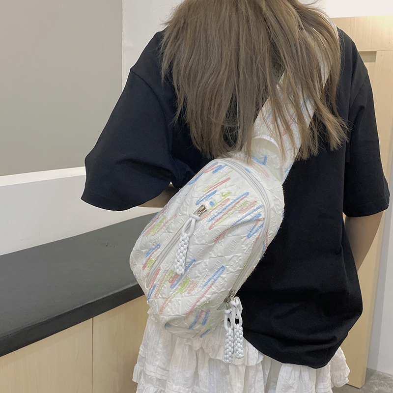 女性用のハイエンドの大容量刺繍入りチェストバッグ、男性用の新しいアウトドアカジュアルクロスボディバッグ、ファッショナブルで多用途なポータブルショルダーバッグ|undefined