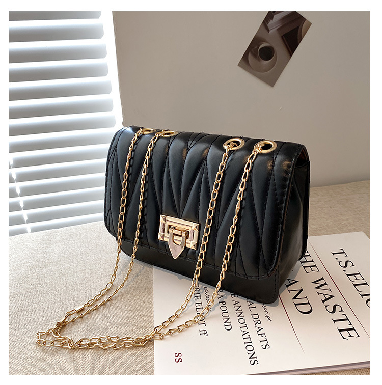 2021 New Stitching Crossbody Shoulder Bag Ins Advanced Lock Chain Bag display picture 4