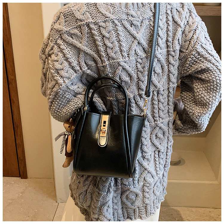 Borsa da donna nuova Borsa a secchiello portatile di fascia alta Modello in pelle alla moda Borsa da donna per pendolari Borsa a tracolla monospalla retrò di grande capacità_voghion.com