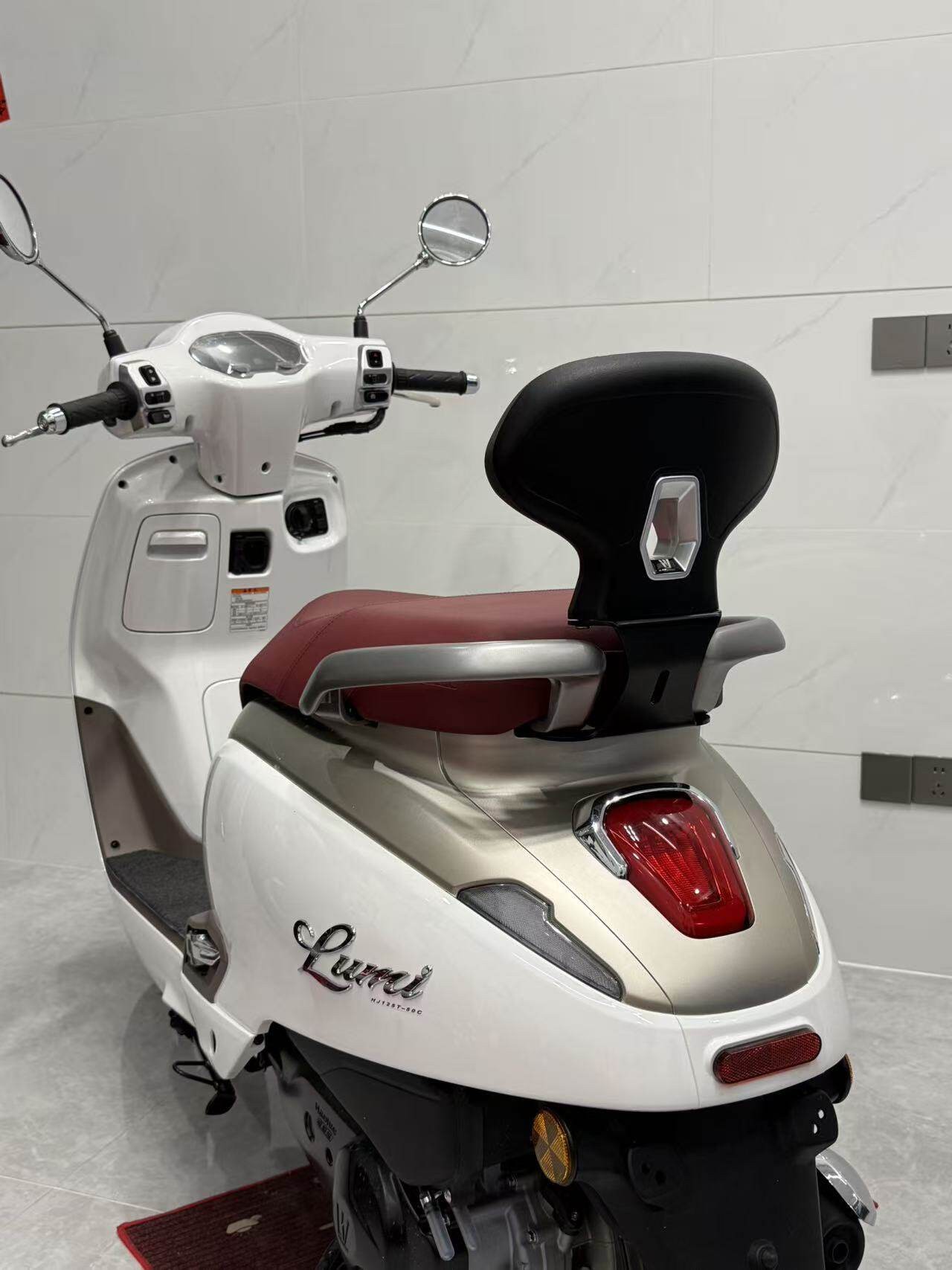Suitable for Haojue Lumi125 Modified Rear Backrest, Rear Seat Lumbar Support, Passenger Backrest, Cushion Humpbackrest