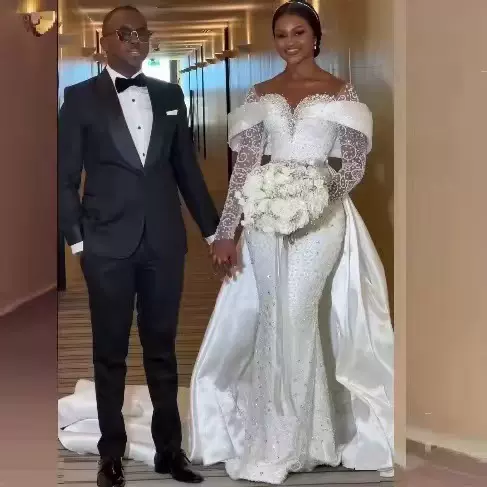 新款婚纱重工蕾丝修身显瘦鱼尾2合1拖尾婚纱礼服wedding dress