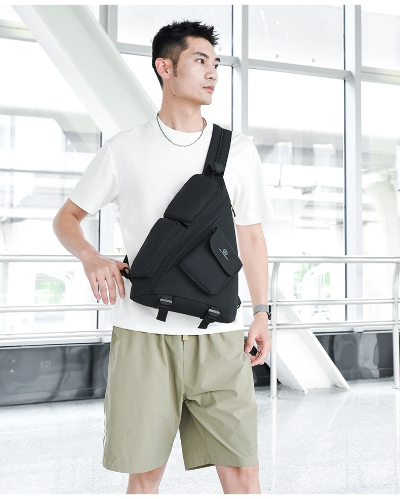 2025 New cross-border men's chest bag, casual men's bag, large-capacity retro multi-functional crossbody bag, soft leather single-shoulder bag undefined