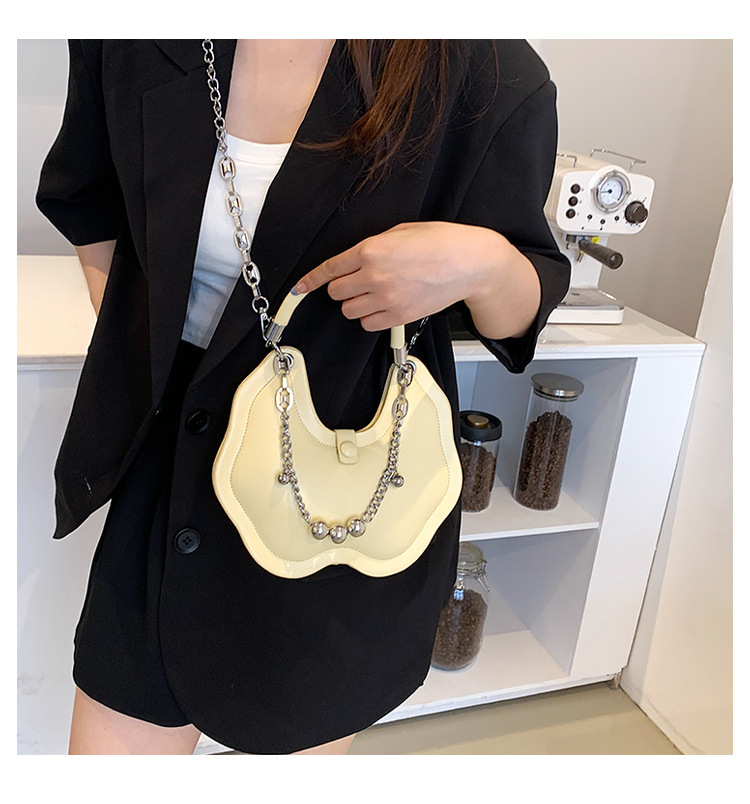 Streetwear Solid Color Round Magnetic Buckle Circle Bag display picture 11