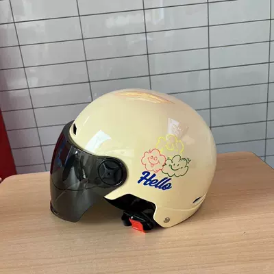 half helmet, unisex all-season — Motosiklet kaskı (dəbilqə) - beige-with-a-playful-cloud-design-and-long-sun-protection
