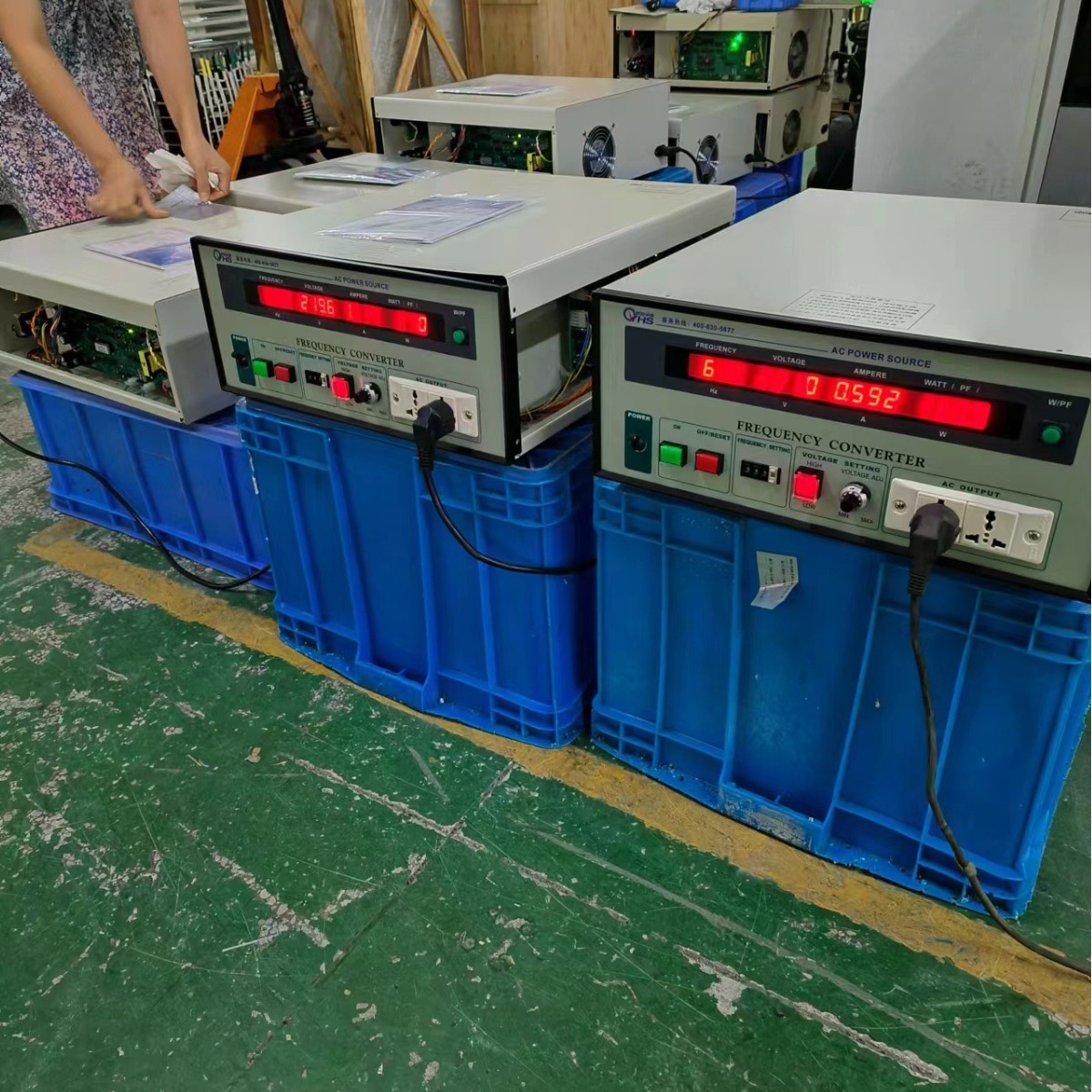 1KVA��Ƶ��Դ�������������110V 60HZ������5̨
