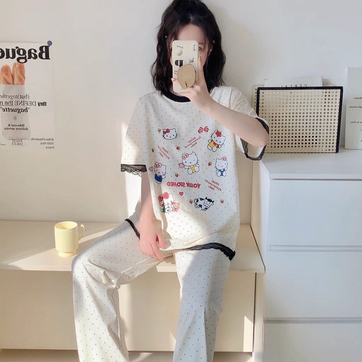 Viene con almohadilla para el pecho pijamas de algodón de imitación, pantalones de manga corta para mujer, lunares de encaje de verano, gato KT, lindo traje de servicio a domicilio japonés