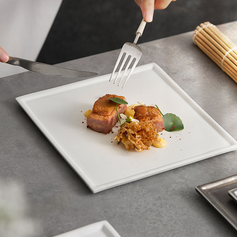 Postres de cerámica japonesa cuadrada hecha a mano, bocadillos de comida occidental, platos de sushi, platos de sashimi, platos de decoración, cubiertos de hotel