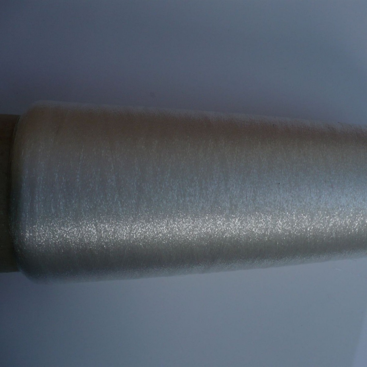 包覆浅颜色金属亮片丝银色涤纶丝包覆深绿亮片和纺线金属纤维长丝