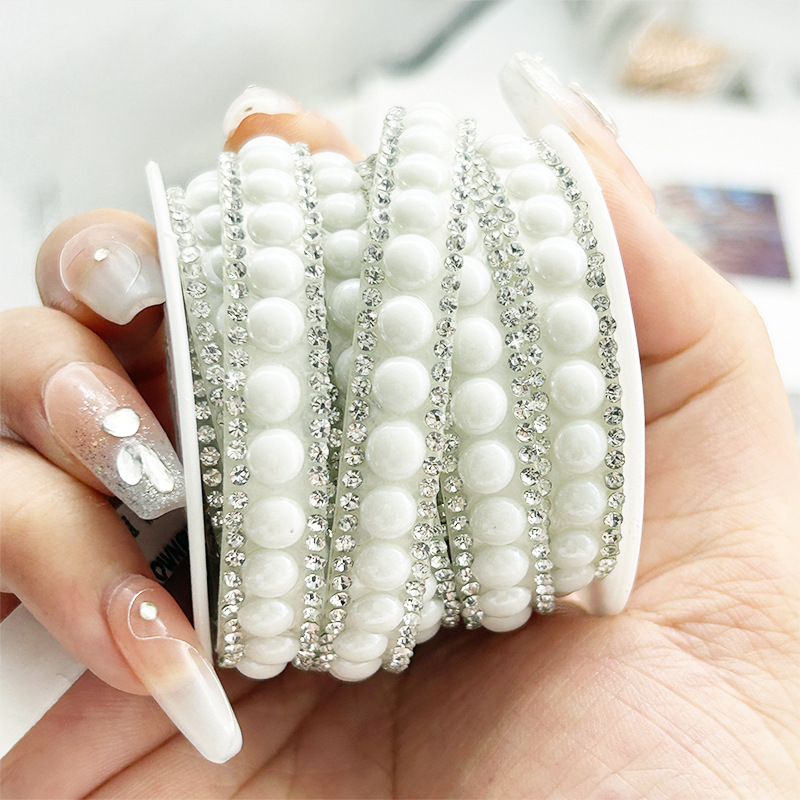 Nueva tira de diamantes de imitación autoadhesiva de vidrio, accesorios de equipaje de bricolaje, adhesivos de diamantes de imitación de diamantes de imitación de diamantes de imitación adhesivos, accesorios de ropa, diamantes de imitación