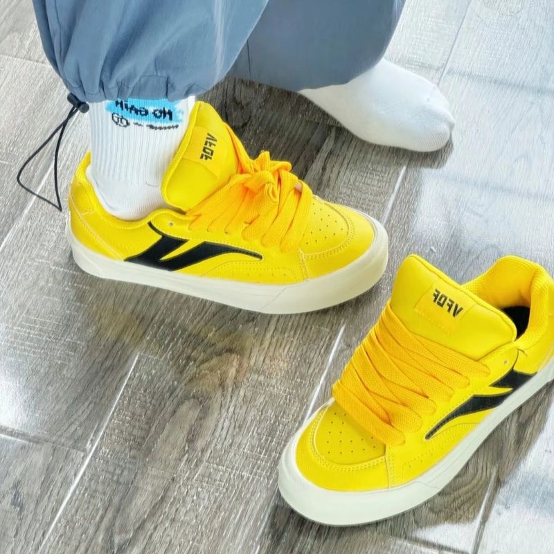 2025 nuevo estilo estudiante casual nicho moda tendencia zapatos de skate mujeres versión coreana ins street shooting zapatos deportivos de todo fósforo otoño