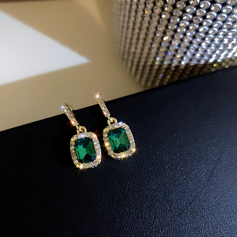 Temperamento de pendientes verdes pendientes ligeros lujosos de alto nivel sensación de pendientes zircon flores joyas geométricas al por mayor fábrica