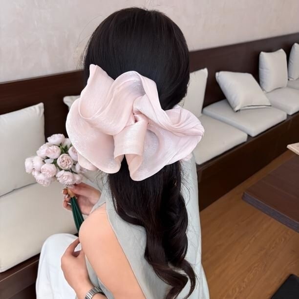 You Can See It from the Front Too~ Extra-Large Ruffled Tulle with Delicate Pleats, Makes the Face Look Smaller, Adds Ambiance, Banana Hair Accessory You Can See It from the Front Too~ Extra-Large Ruffled Tulle with Delicate Pleats, Makes the Face Look Smaller, Adds Ambiance, Banana Hair Accessory