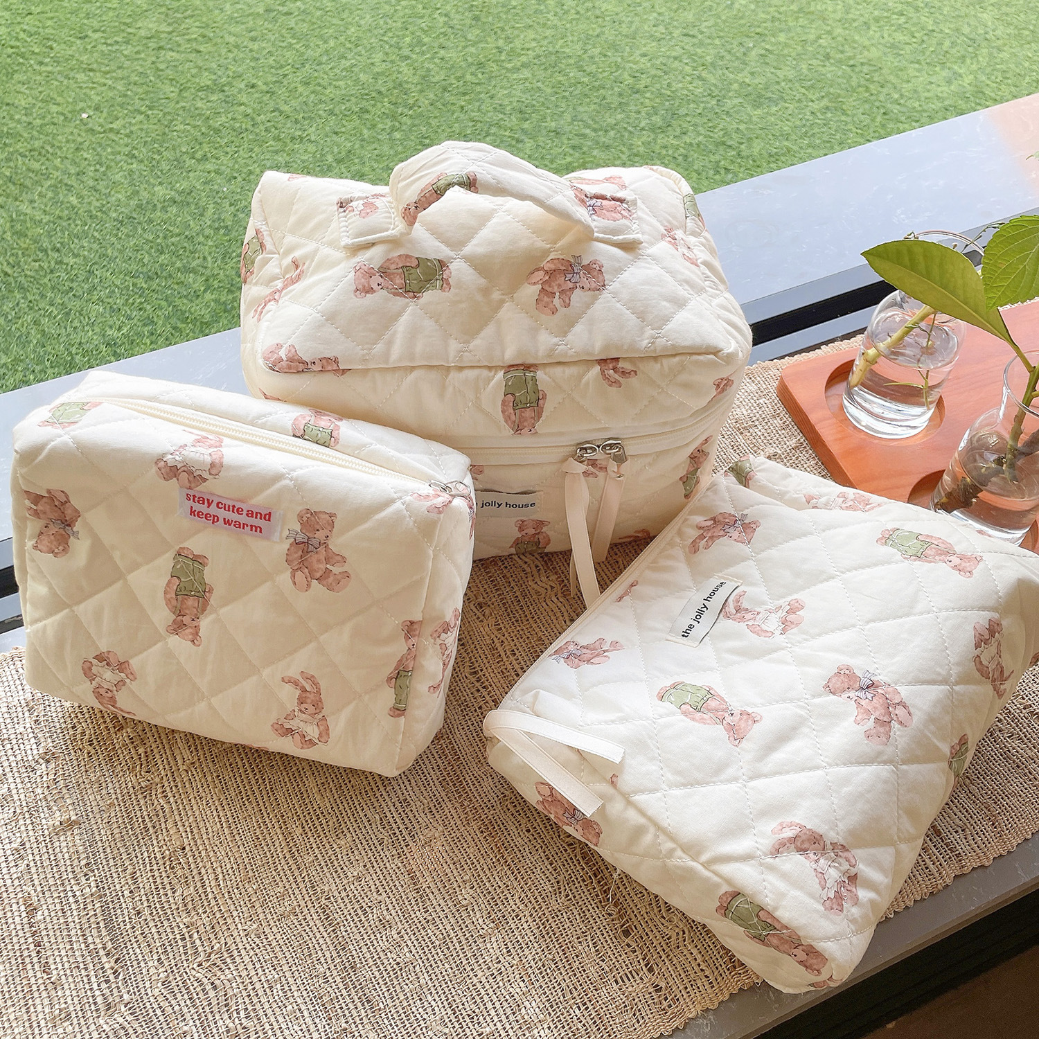 Bosque oso serie bolsa de cosméticos bolso Mori estudiante de algodón de gran capacidad de almacenamiento bolsa de embrague acolchado