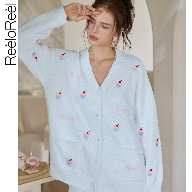 2025 Rui Ouri Women's Autumn and Winter Loose Half-Velvet Luminous Cake Set Thick Sweet Loungewear Suitable for Outdoor Wear