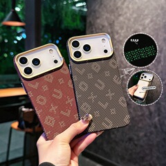 适用iPhone17promax手机壳碳纤维纹夜光字母磁吸苹果16防摔保护套