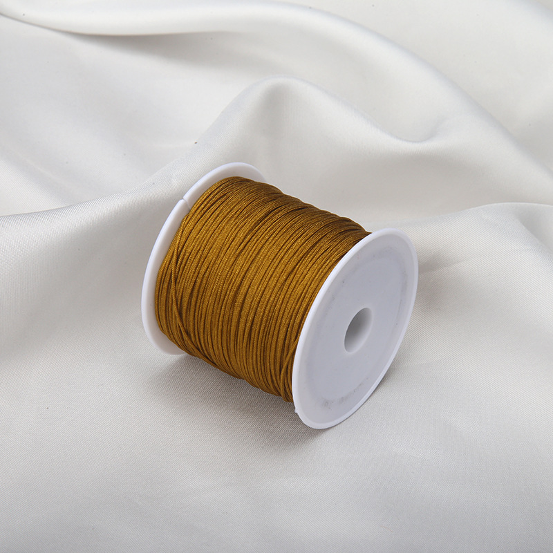 흙 같은 노란색