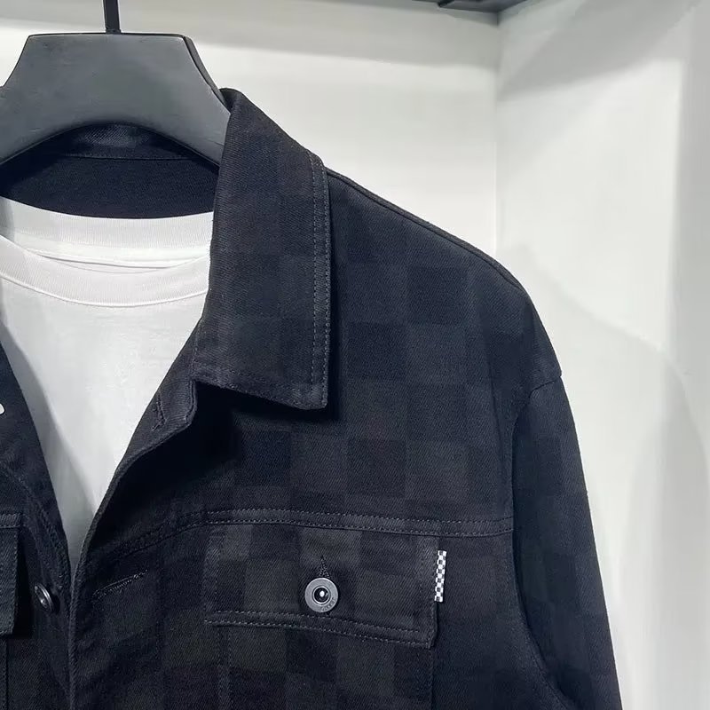 Chaqueta de mezclilla de tablero de ajedrez para hombre primavera y otoño 2024 nuevo estilo suelto de gran tamaño chaqueta de otoño casual de moda para hombre