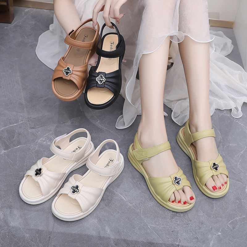 2025 estilo caliente sandalias de alto valor mujer suela gruesa antideslizante impermeable verano transpirable punta redonda cómodos zapatos para madres de mediana edad y ancianas