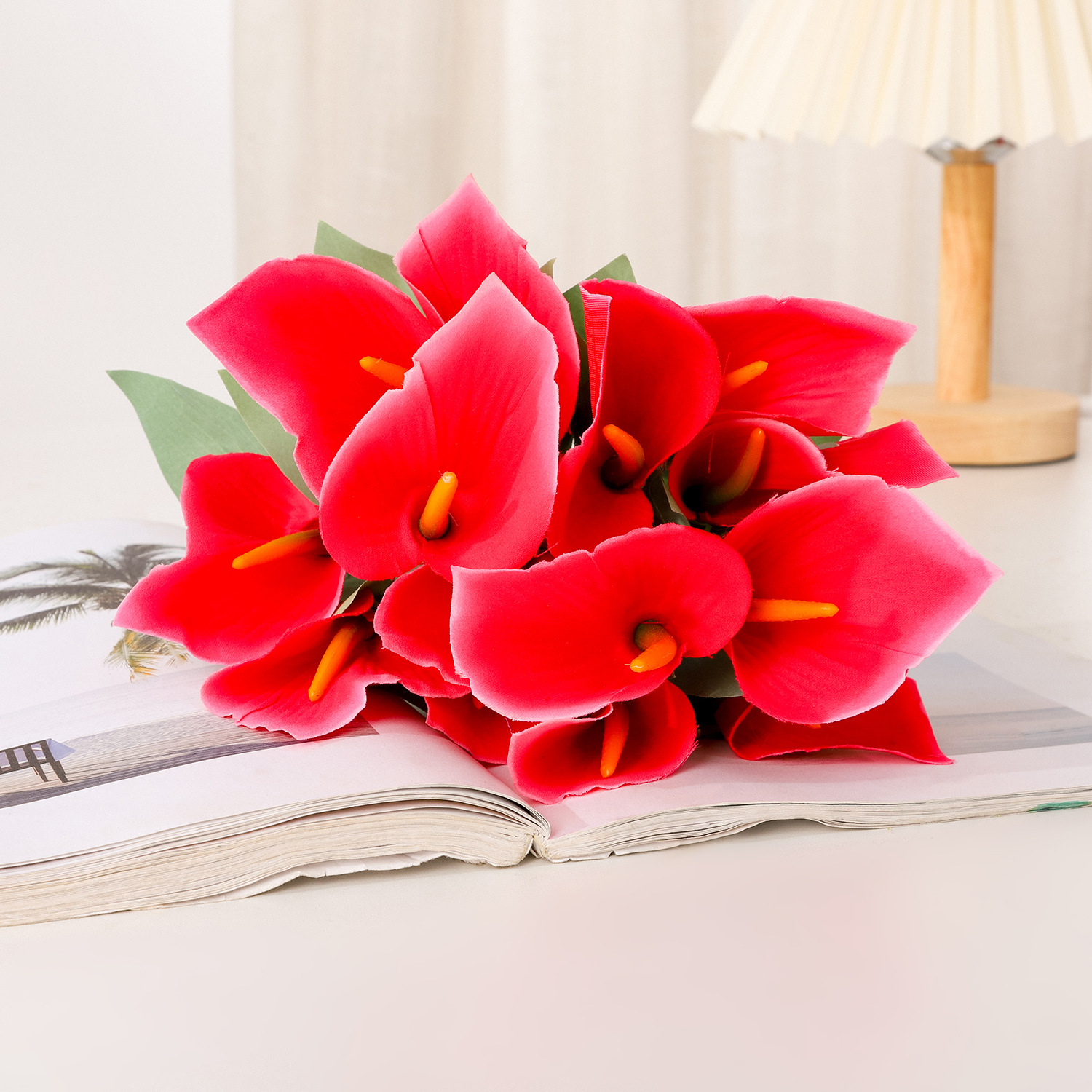 Ramo de calas artificiales de tallos múltiples Flores de seda Arreglos florales artificiales Flores decorativas para el salón de casa Accesorios para fotografía