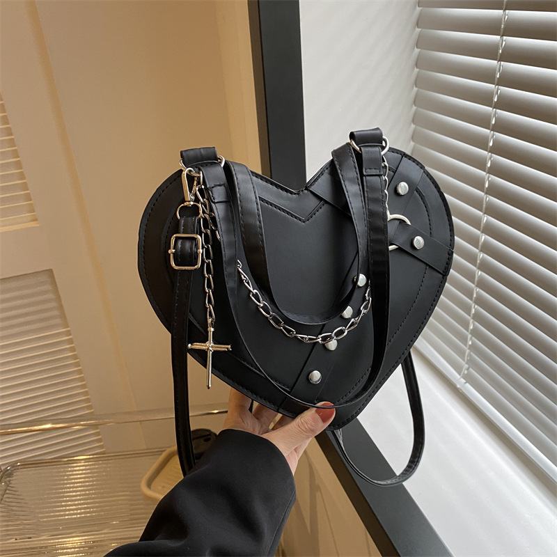 Korean style cute niche design western style bag women's bag 2023 Winter new fashion love bag shoulder crossbody bag
