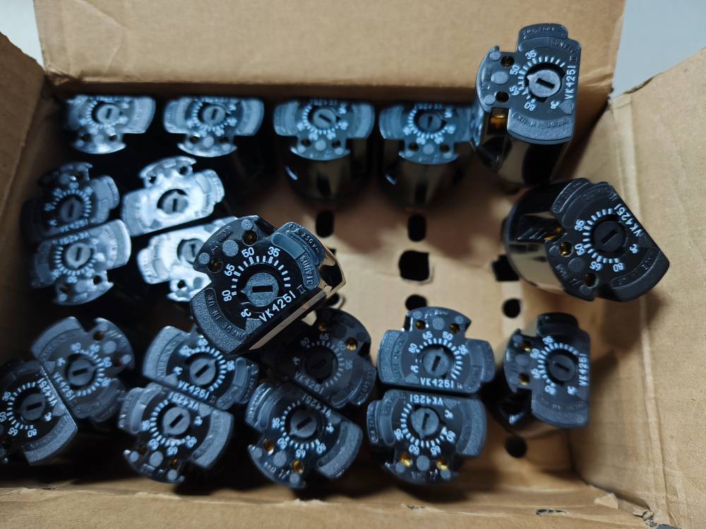 英国SUNVIC棒式恒温器插入式温控器VK4251 VK4252 VKL2351