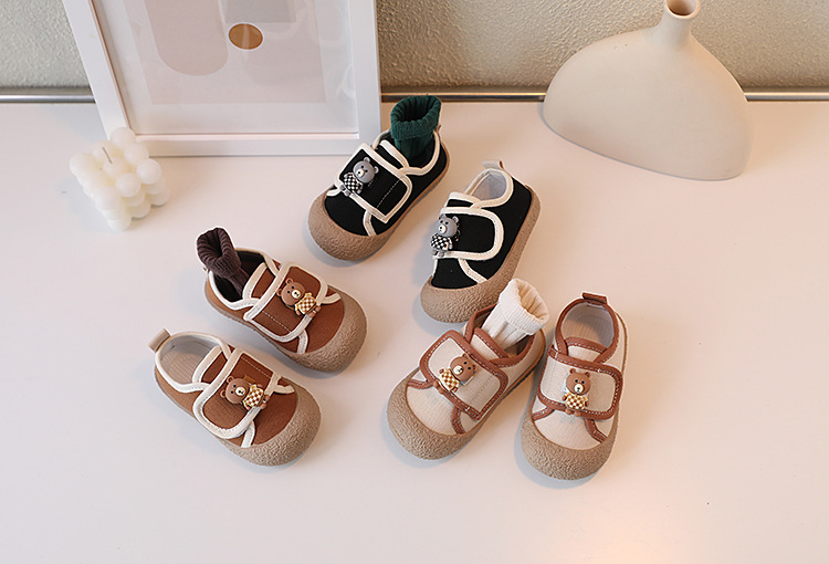 Koreanische Version von Kinder Canvas 2023 Frühling und Herbst Neue Jungen Casual Little Bear Girls Cartoon Weiche Sohlen Baby_voghion.com